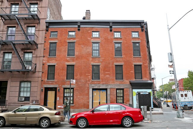 43 Macdougal St in New York, NY - Building Photo - Building Photo