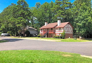 Grand Oaks in Shreveport, LA - Building Photo - Building Photo