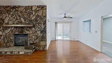 5 Sudbury Ct in East Brunswick, NJ - Building Photo - Building Photo