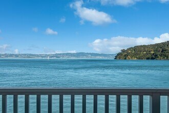 2038 Paradise Dr in Tiburon, CA - Building Photo - Building Photo