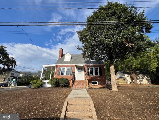 property at 621 N Kensington St