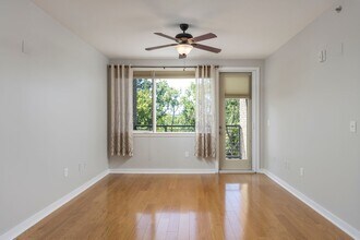 200 Manufacturers Rd in Chattanooga, TN - Building Photo - Building Photo