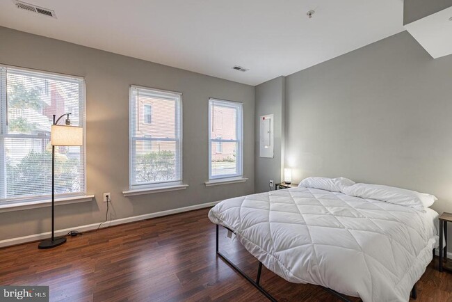1021 3rd Pl SE in Washington, DC - Building Photo - Building Photo
