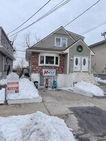 67 Country Village Rd in Jersey City, NJ - Building Photo