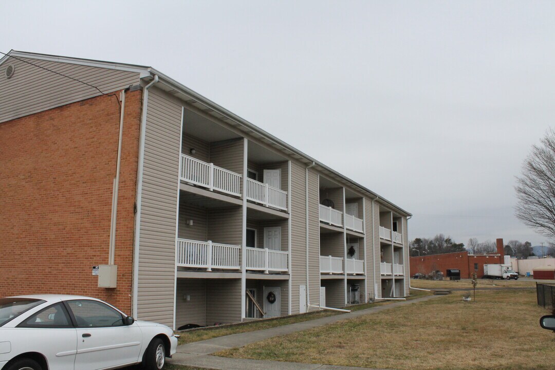 807 Whitney Ave NW in Roanoke, VA - Building Photo