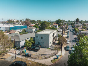 1640 E 49th St in Los Angeles, CA - Building Photo - Building Photo