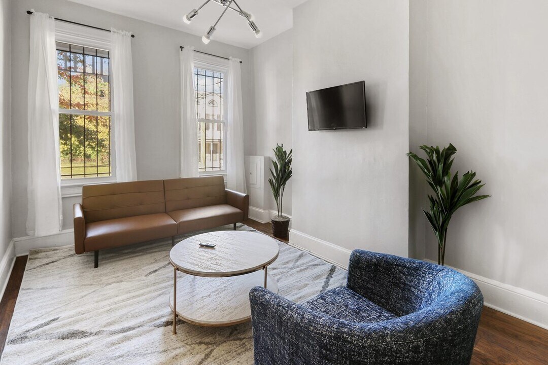 2124 13th St SE in Washington, DC - Building Photo