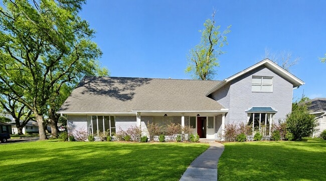 property at 9738 Braesmont Dr