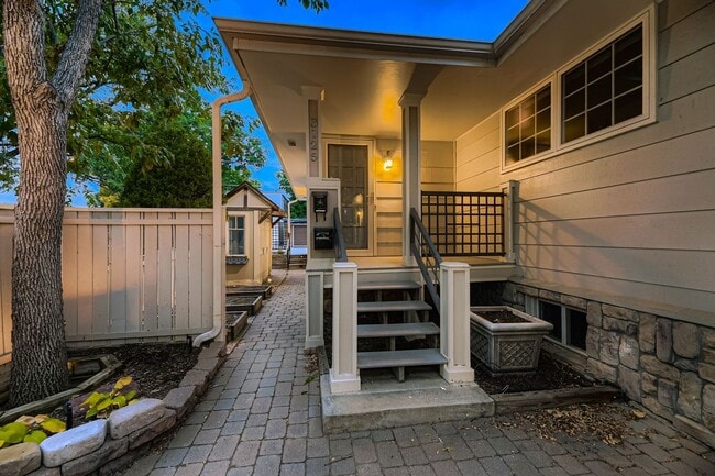 property at 3125 N Raleigh St