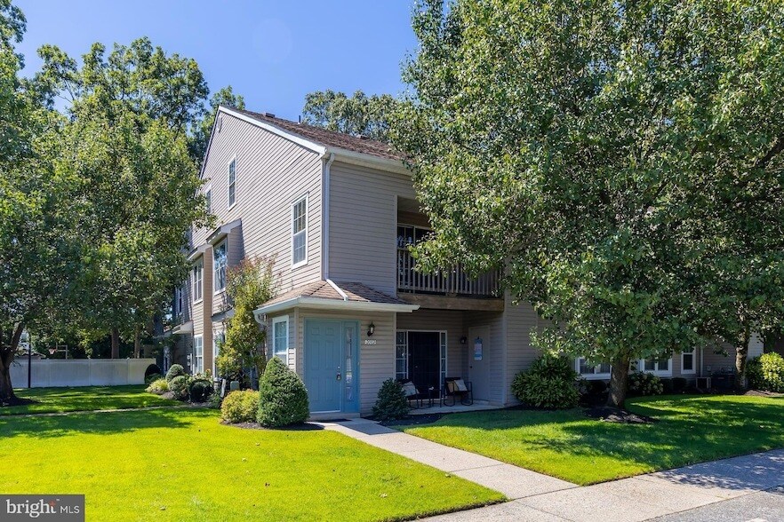 2002 Tanglewood Ct, Unit 2002 in Washington Township, NJ - Foto de edificio