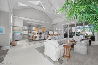 4117 Belair Ln in Naples, FL - Foto de edificio - Building Photo