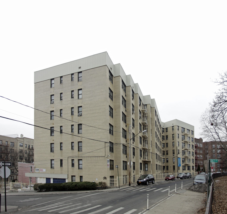 3288 Reservoir Oval E in Bronx, NY - Building Photo