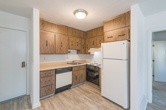 Rosemary Lake Apartments in Needham, MA - Building Photo - Interior Photo