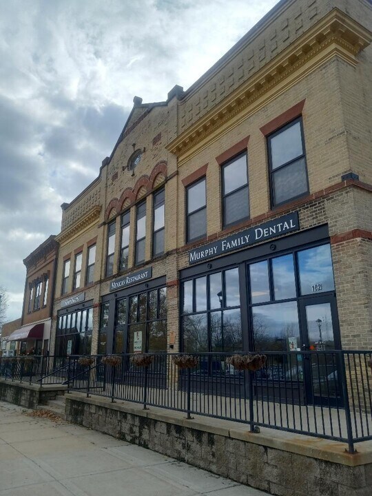 106 Janesville St in Oregon, WI - Building Photo