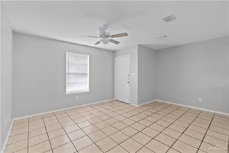 10 Hibiscus Ave in McAllen, TX - Building Photo - Building Photo