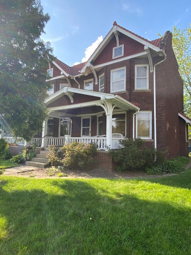 property at 15518 Clifton Blvd
