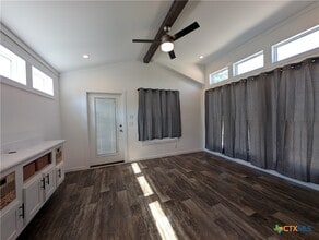 120 Water Hole Ln in New Braunfels, TX - Building Photo - Building Photo