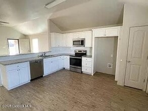 1014 Donald Preston Dr in Wolfforth, TX - Building Photo - Building Photo