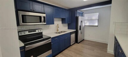 2513 Island Dr in Miramar, FL - Building Photo - Building Photo
