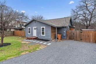 1802 Webberville Rd in Austin, TX - Building Photo - Building Photo