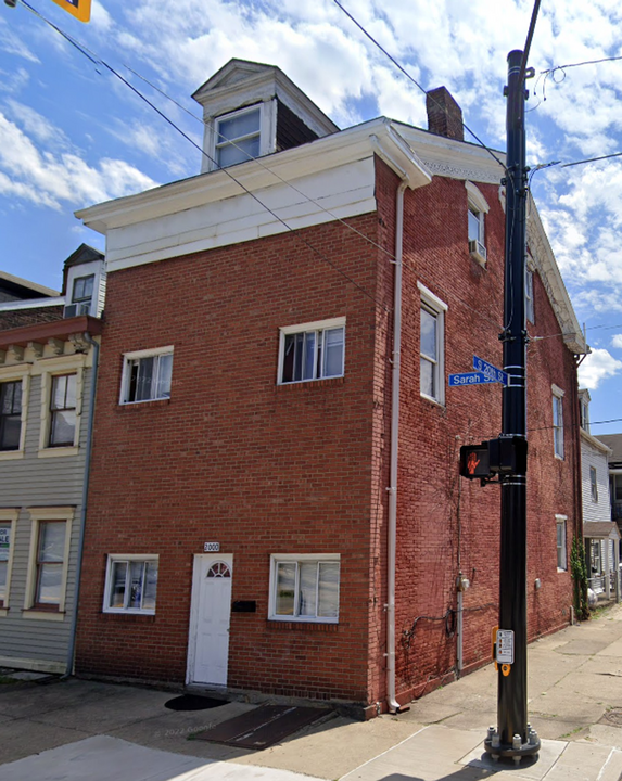 2000 Sarah St in Pittsburgh, PA - Foto de edificio