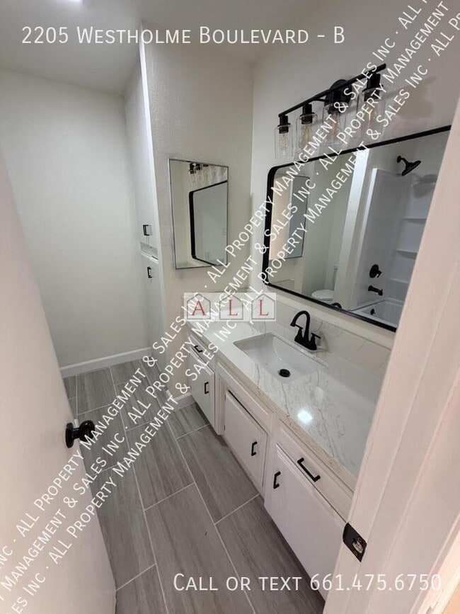 property at 2205 Westholme Blvd