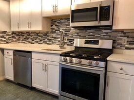 709 S Broadway, Unit 2A in Baltimore, MD - Building Photo