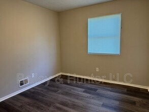 4515 Doral Dr SW in Atlanta, GA - Building Photo - Building Photo