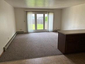 1409 Ridgecrest Trl in Green Bay, WI - Foto de edificio - Building Photo