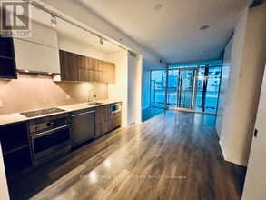 125-1125 Peter St in Toronto, ON - Building Photo - Building Photo