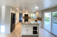 2136 Meadow Brook Ct in Thousand Oaks, CA - Foto de edificio - Building Photo