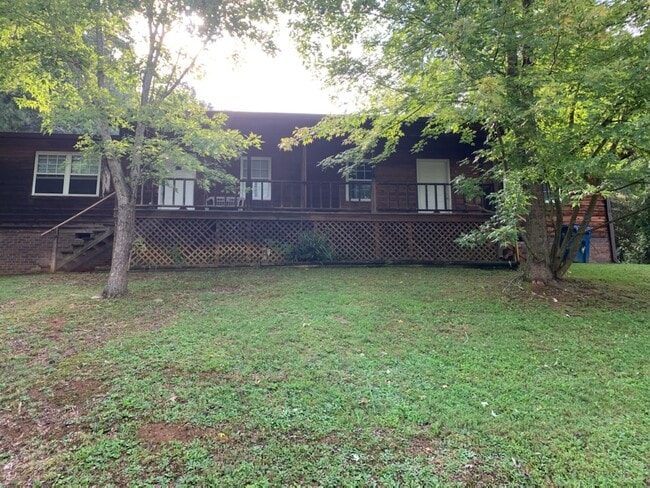 property at 406 Missionary Ave