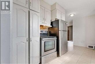 46 Flamingo Crescent in Brampton, ON - Building Photo - Building Photo