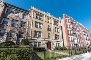 640 W Wrightwood Ave in Chicago, IL - Building Photo