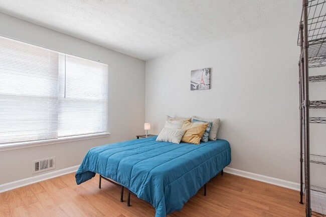 2628 Candler Woods Dr