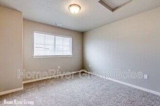 182 S Trek Ln in Kuna, ID - Building Photo - Building Photo