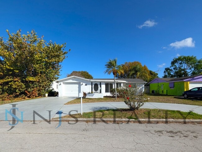 3737 Sablewood Dr in Holiday, FL - Building Photo - Building Photo