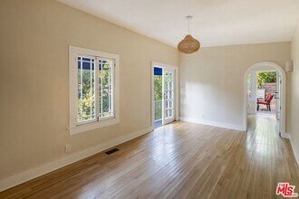 8330 Lookout Mountain Ave in West Hollywood, CA - Building Photo - Building Photo