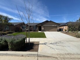 1745 N Virmargo St in Visalia, CA - Building Photo