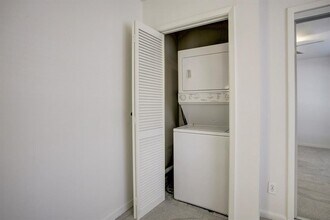 3400 Timmons Ln in Houston, TX - Building Photo - Building Photo