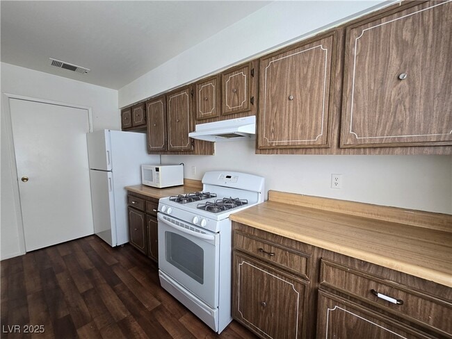 property at 5340 Retablo Ave