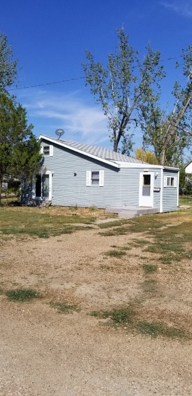 property at 402 1st St N
