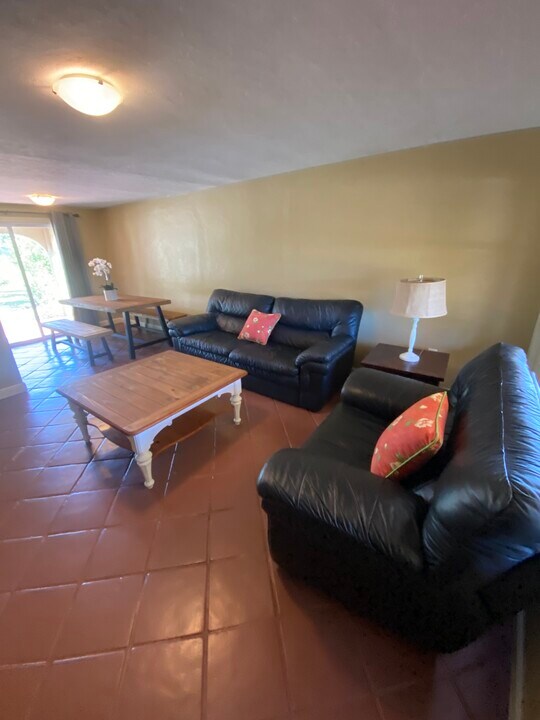 5344 Caldwell St in Naples, FL - Foto de edificio