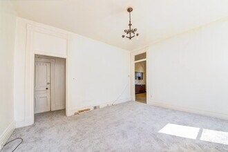 744 Proctor Wy in Pittsburgh, PA - Building Photo - Building Photo