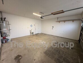 1619 E Parkview Ave in Visalia, CA - Building Photo - Building Photo