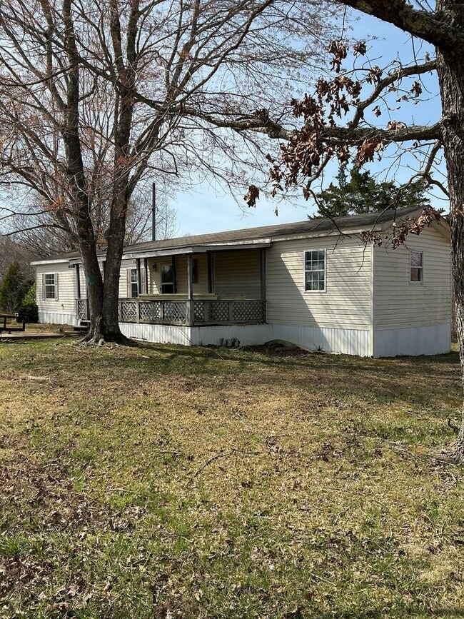131 Crescent Ln in Big Rock, TN - Building Photo - Building Photo