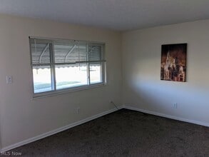 1592 Ridgewick Dr in Wickliffe, OH - Building Photo - Building Photo