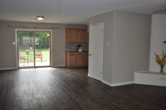 817 Mulkey Ln in Denton, TX - Foto de edificio - Building Photo