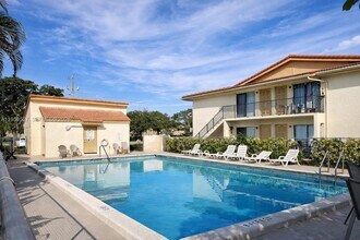 11116 Royal Palm Blvd in Coral Springs, FL - Building Photo - Building Photo