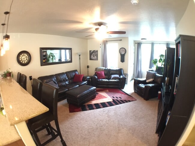 172 W Barry Links Way in South Salt Lake, UT - Foto de edificio - Building Photo